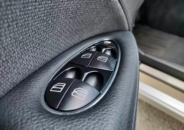 Mercedes-Benz Klasa E cena 21900 przebieg: 370000, rok produkcji 2007 z Rzeszów małe 436